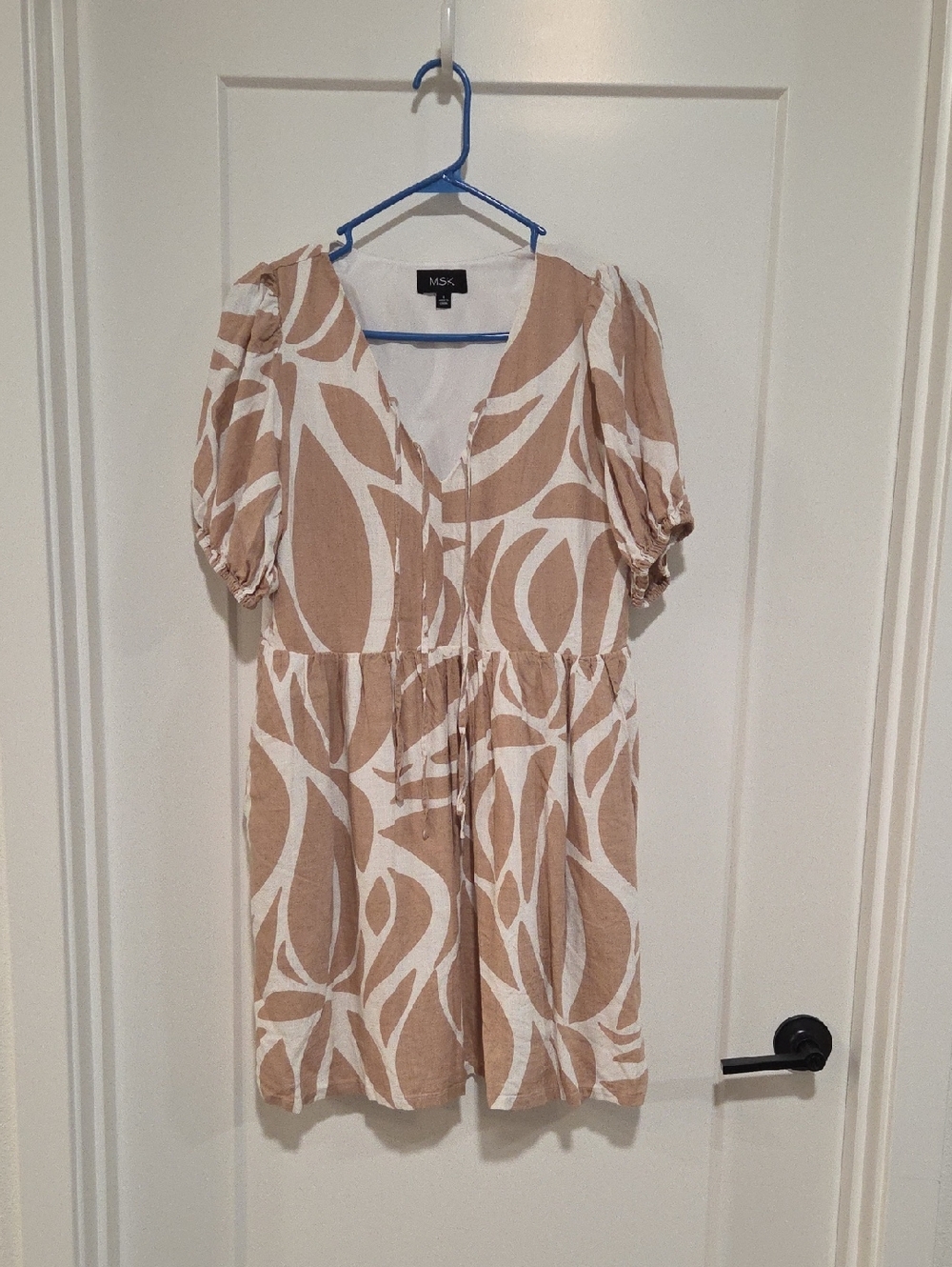 MSK Taupe and White Abstract V-Neck Dress